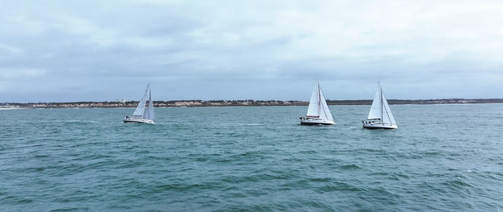 Three OVNI sailing